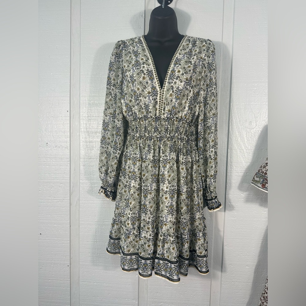Max Studio Green Floral Smocked Dress Size Medium EUC